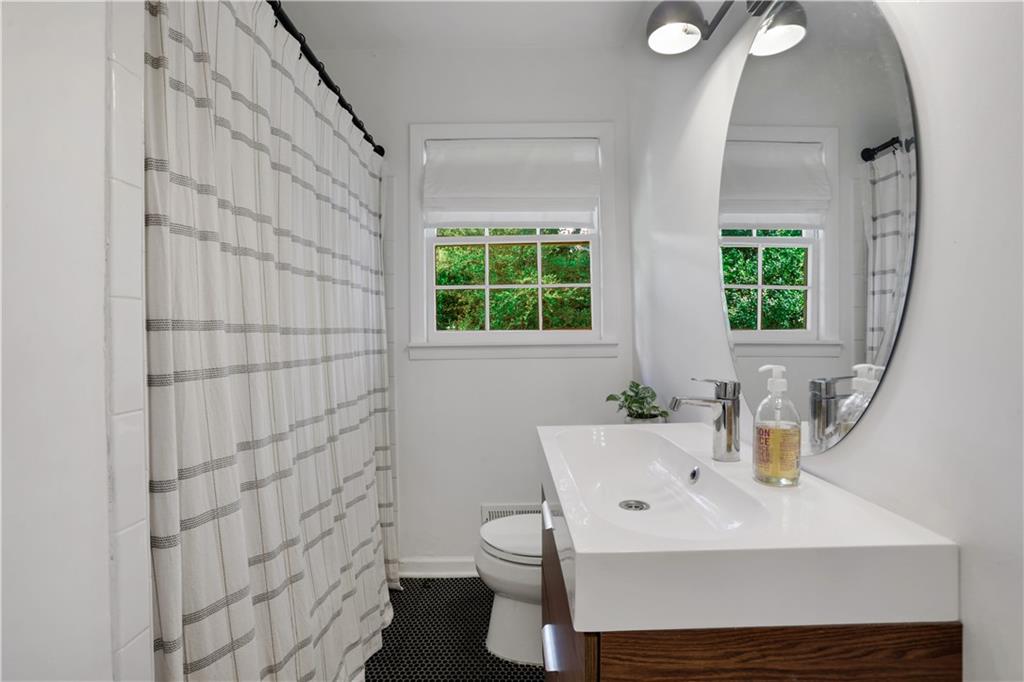 3803 Longview Drive Property Photo 14
