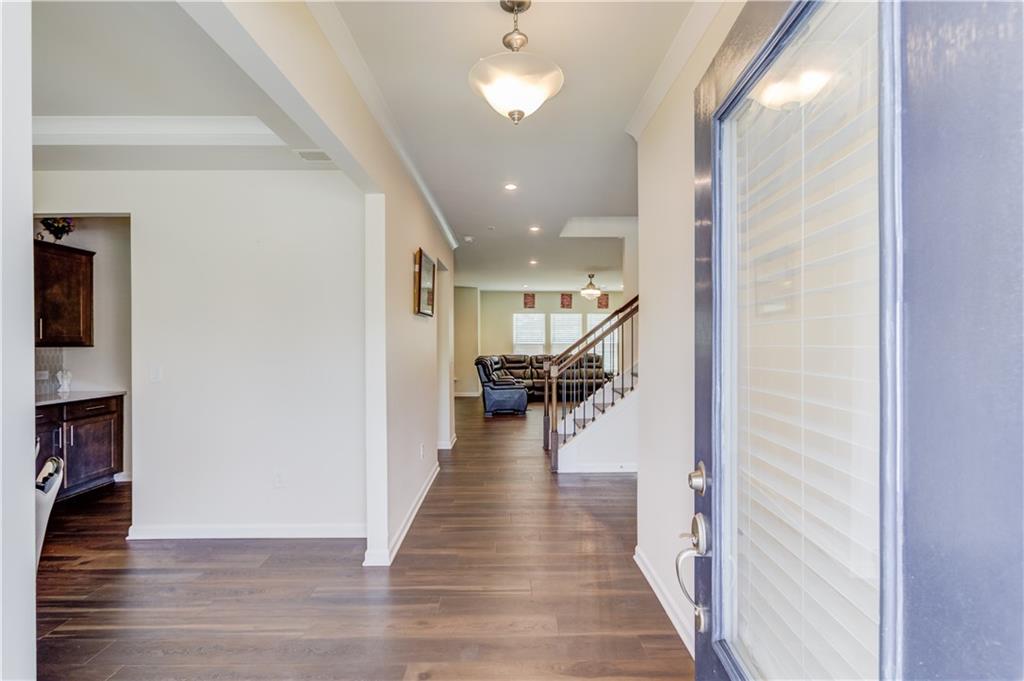 4819 Sierra Creek Drive Property Photo 4