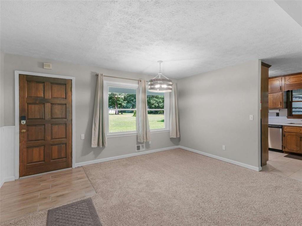 4984 Richardson Road Property Photo 3