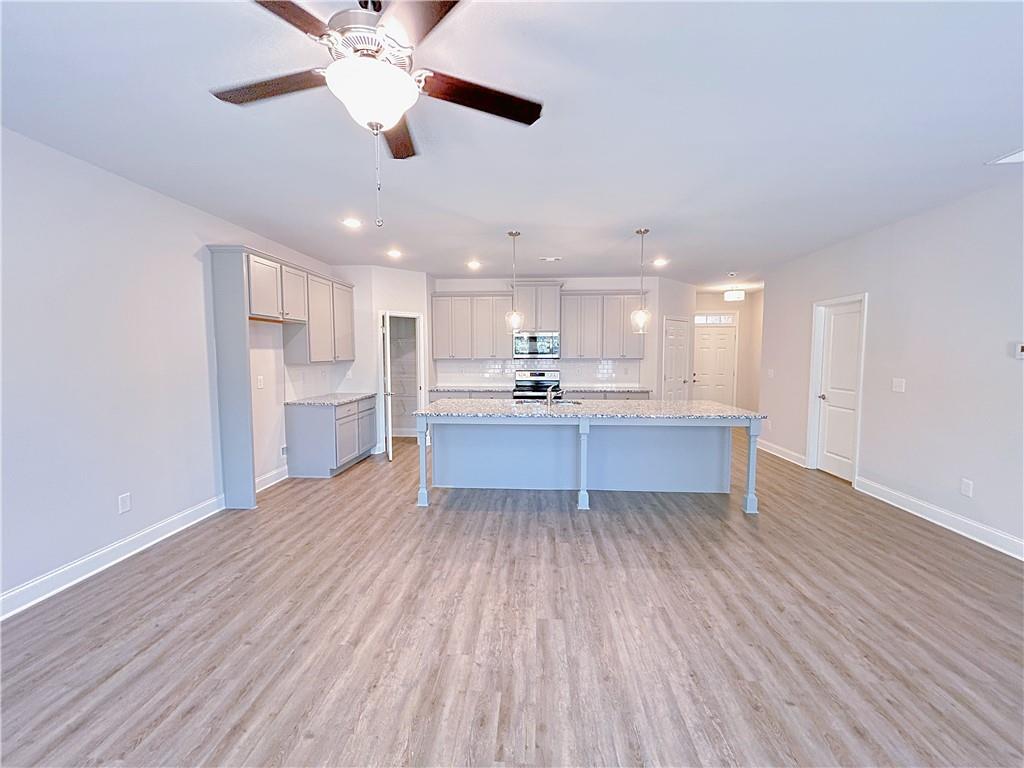 2586 Mills Commons Drive Property Photo 4