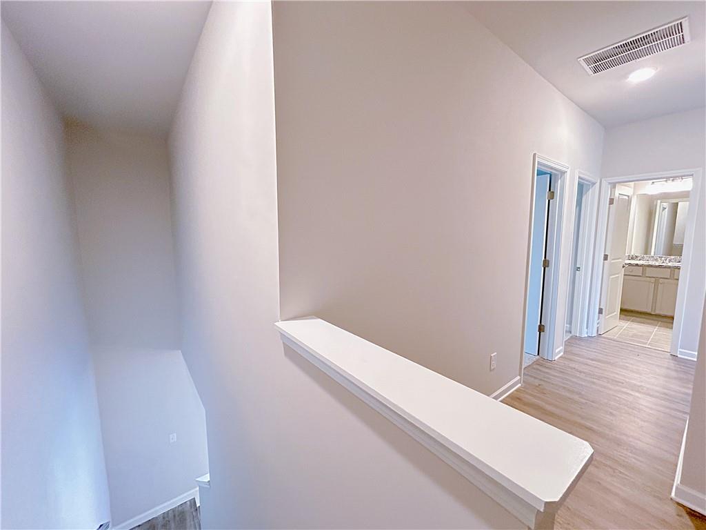 2586 Mills Commons Drive Property Photo 10