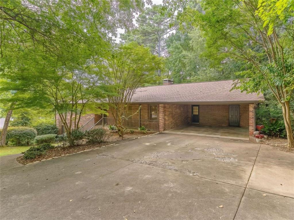 759 Riverhill Drive Property Photo 1