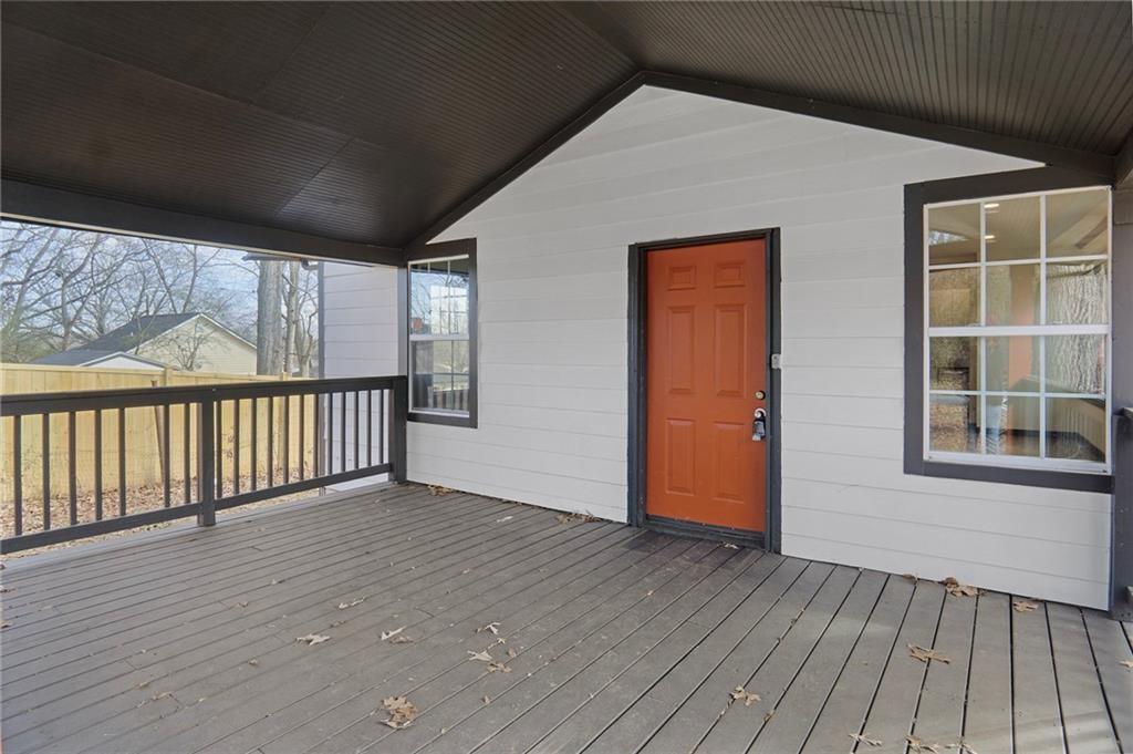 391 S Bend Avenue Se Property Photo 2
