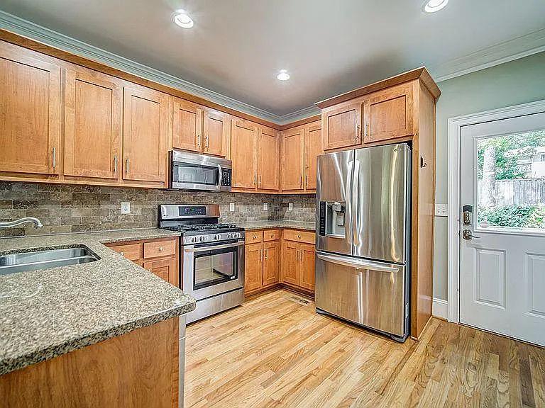 3530 Glenwood Road Property Photo 10
