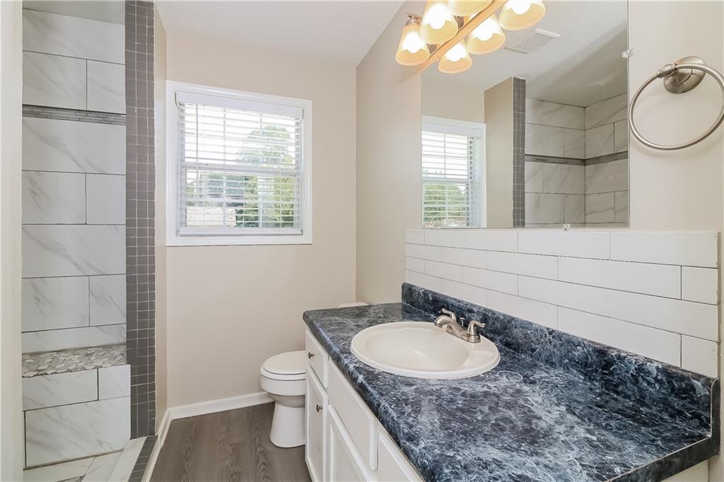 100 Ivy Glen Court Property Photo 13