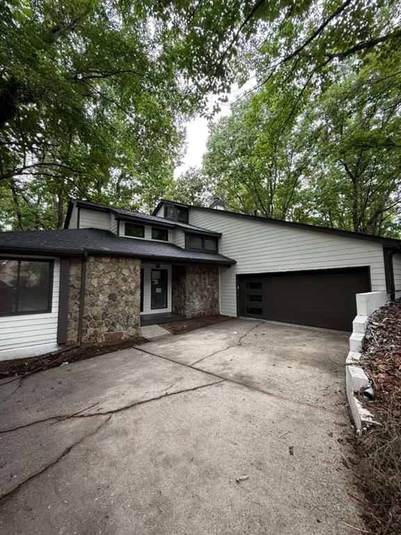 352 N Peak Drive Property Photo 1