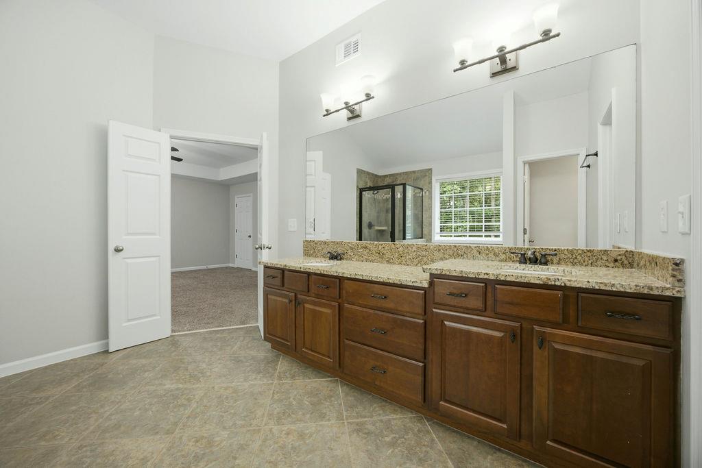 560 Crestmont Lane Property Photo 11