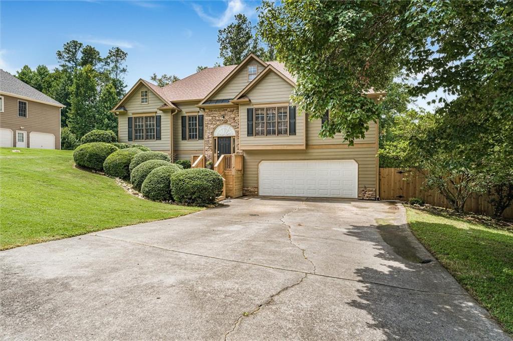 200 Brookhaven Place Property Photo 4