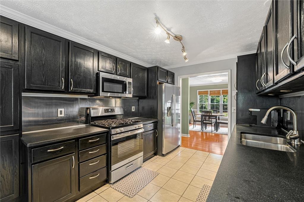 200 Brookhaven Place Property Photo 18