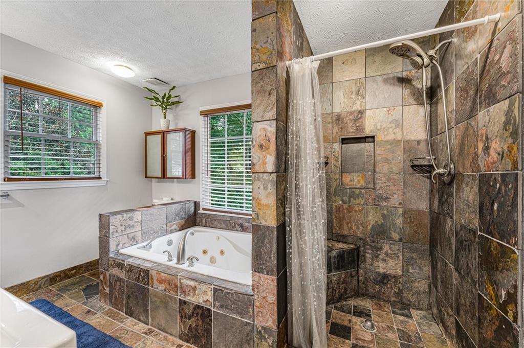 200 Brookhaven Place Property Photo 36