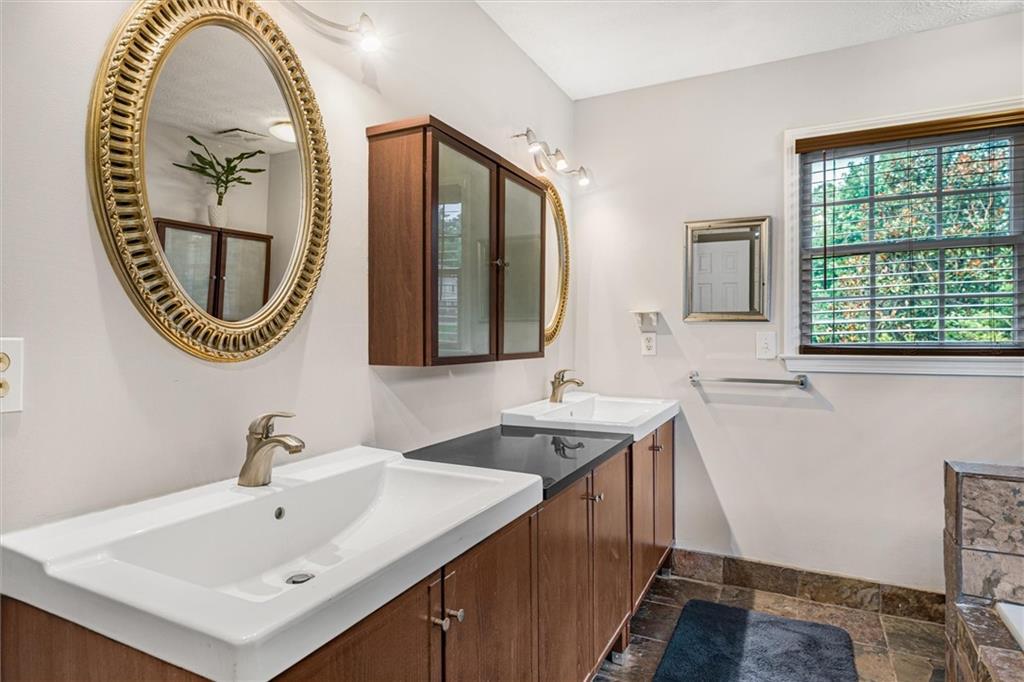 200 Brookhaven Place Property Photo 37