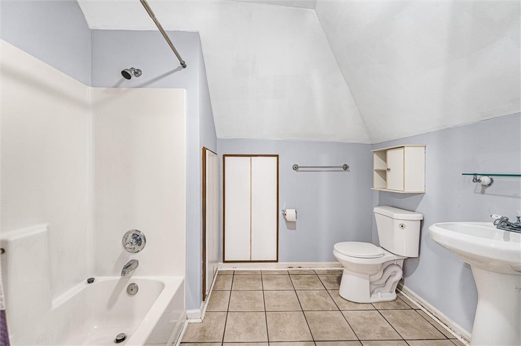 200 Brookhaven Place Property Photo 45