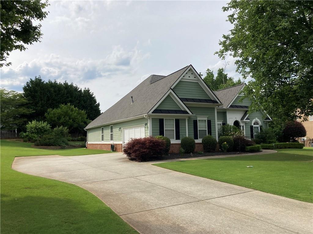 3205 E Gate Drive Property Photo 2