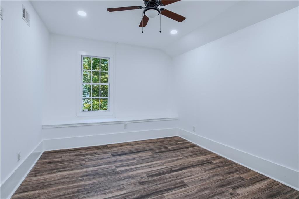 673 Pearce Street Sw Property Photo 29