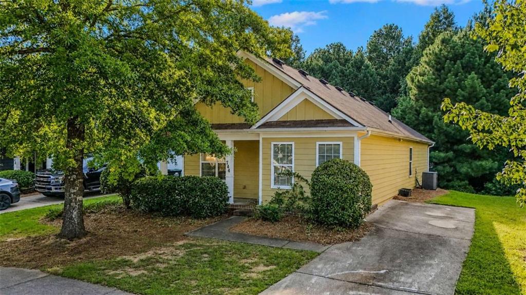744 W Vincent Drive W Property Photo 1