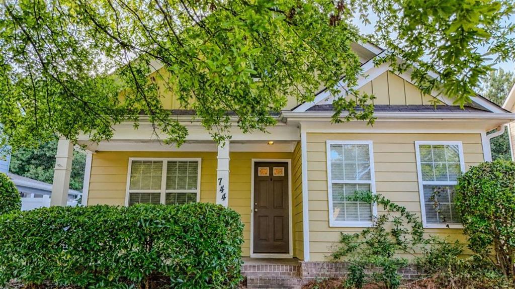 744 W Vincent Drive W Property Photo 2