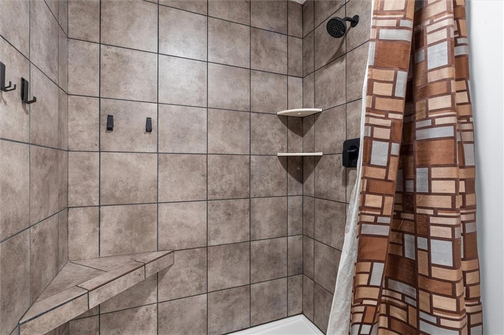 7815748 Property Photo 20
