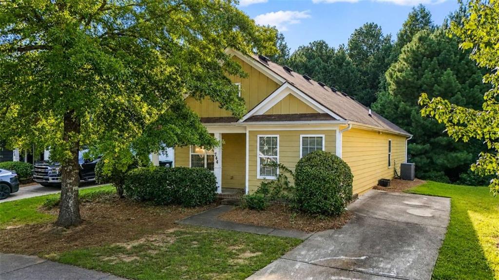 744 W Vincent Drive W Property Photo 5