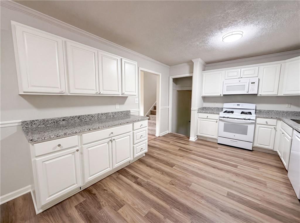 3691 Lavilla Drive Property Photo 6