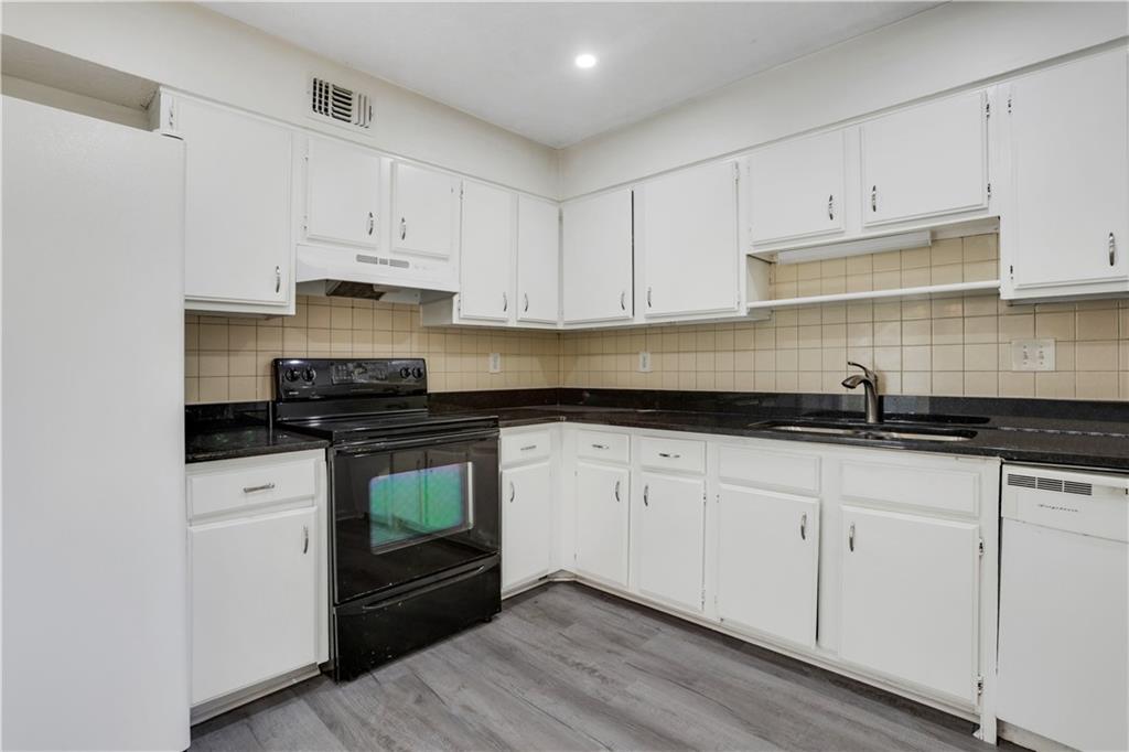 6308 E Windsor Lane Property Photo 9