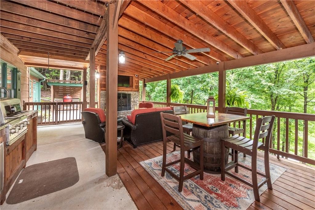 427 N Lake Drive Property Photo 42