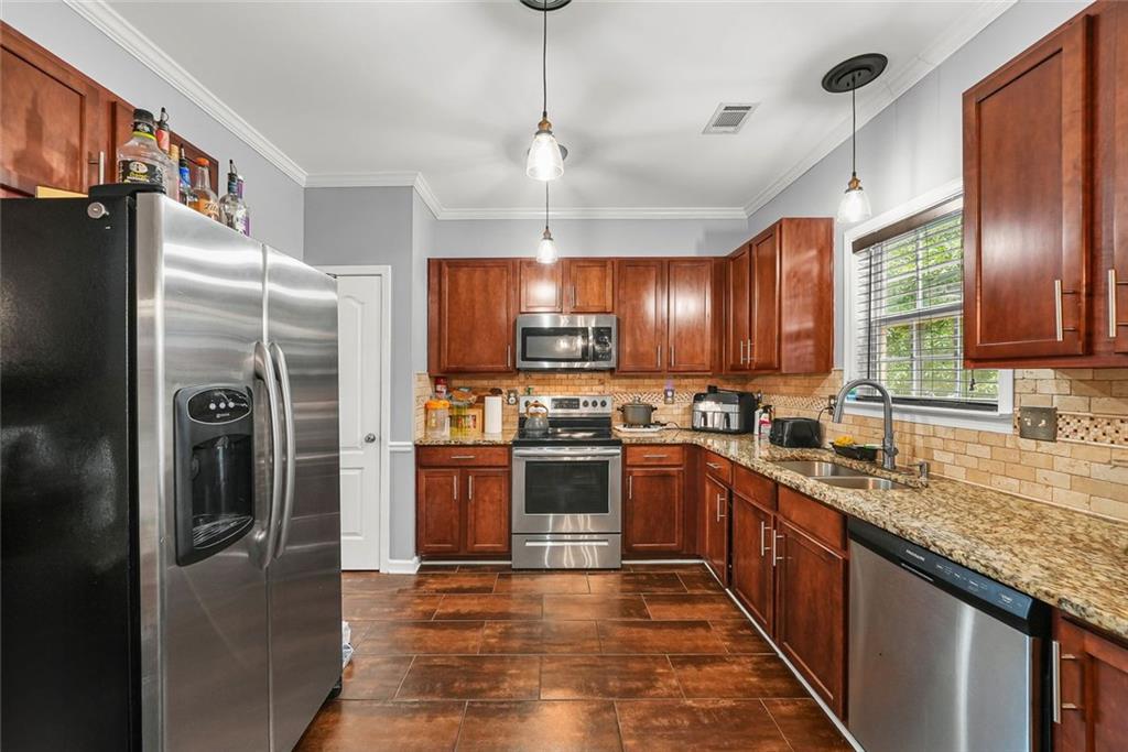 2432 Temple View Drive Property Photo 35