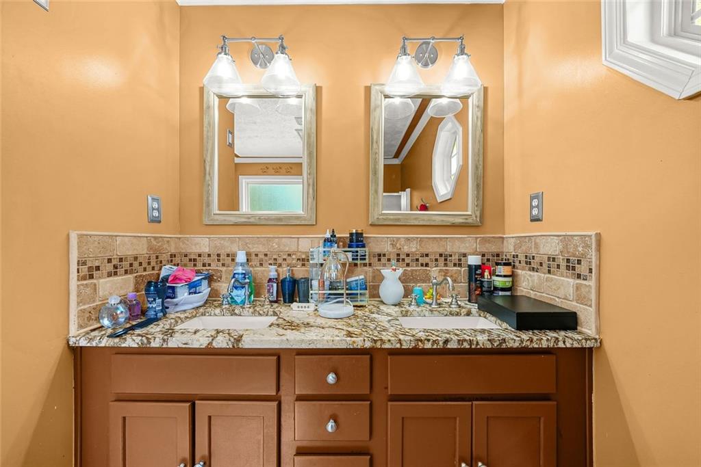 2432 Temple View Drive Property Photo 43