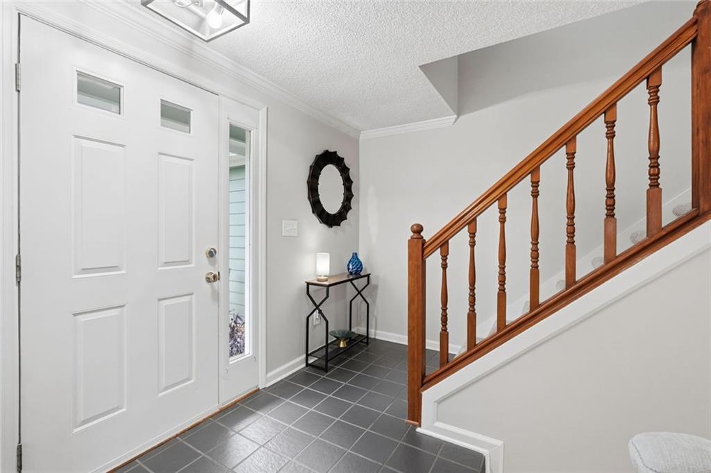 872 Wheatfields Court Property Photo 4