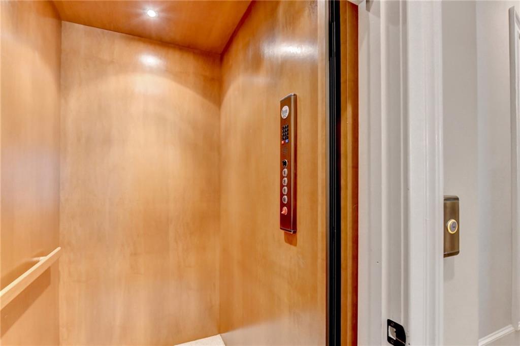 7456 Portbury Park Lane Property Photo 6