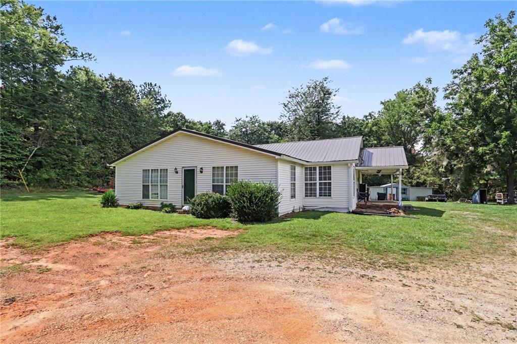88 Old Waco Road Property Photo 1