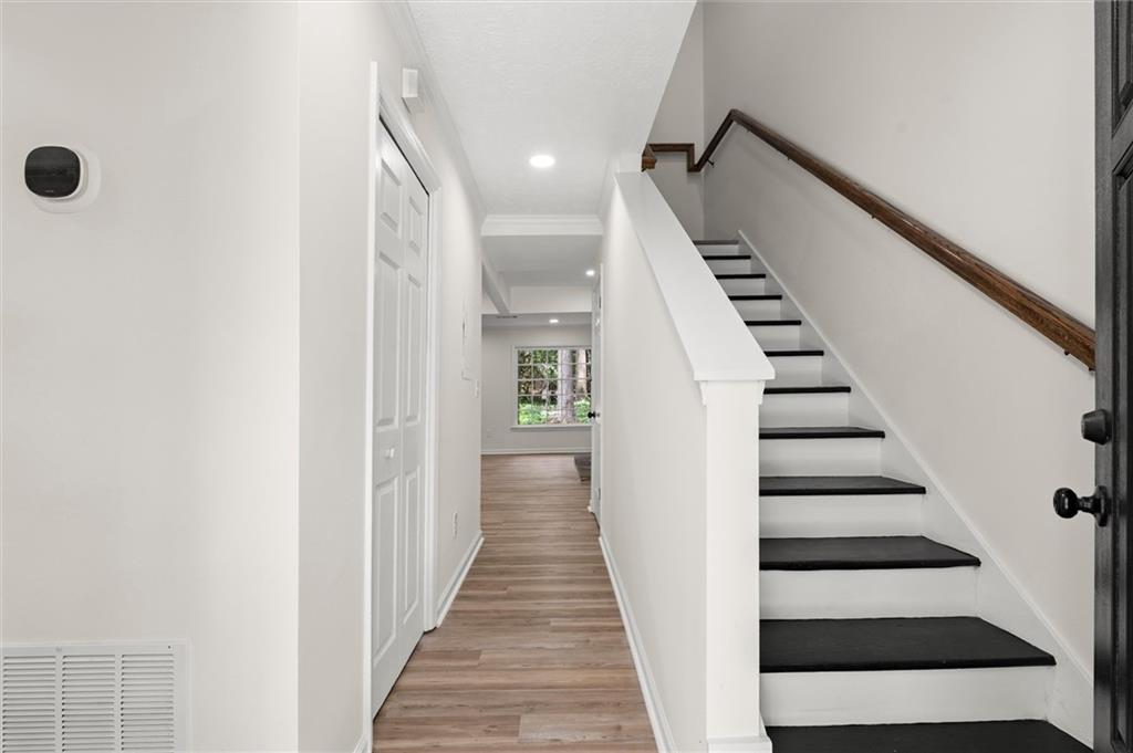 4147 N Gloucester Place Property Photo 4
