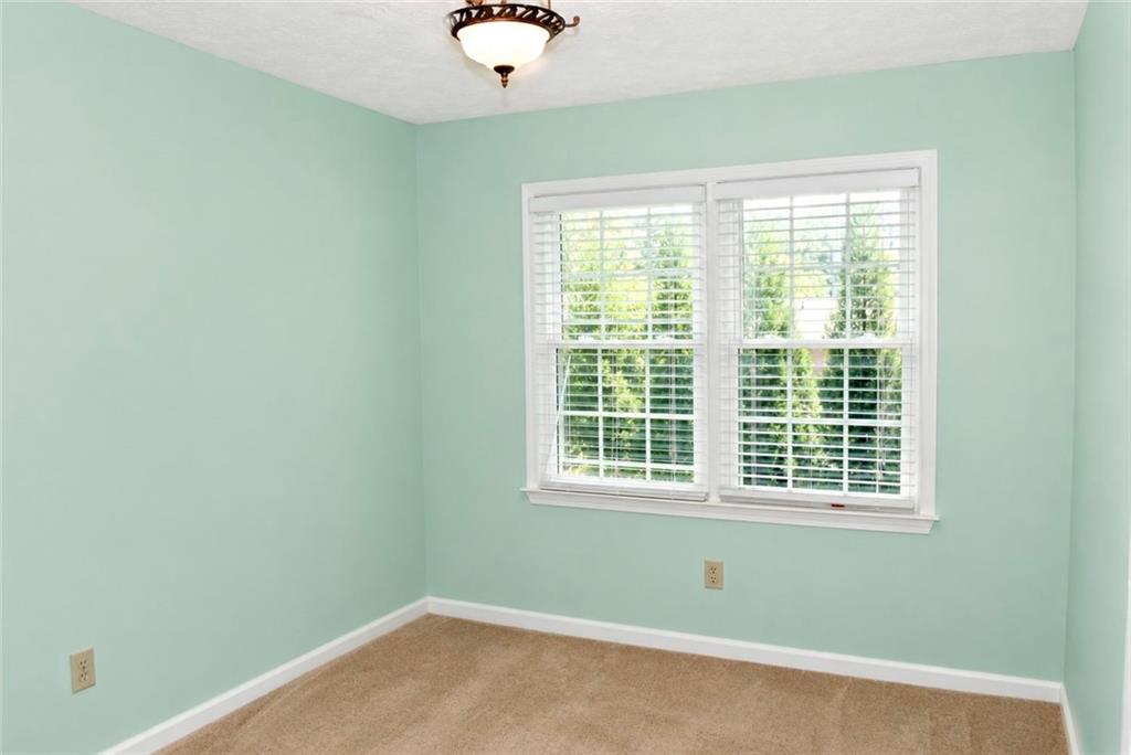 823 Ridge Avenue Property Photo 18