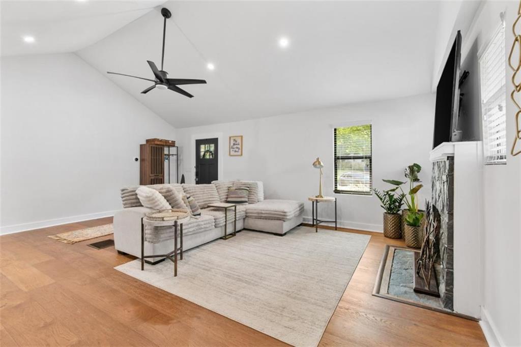 1905 Windemere Drive Property Photo 12