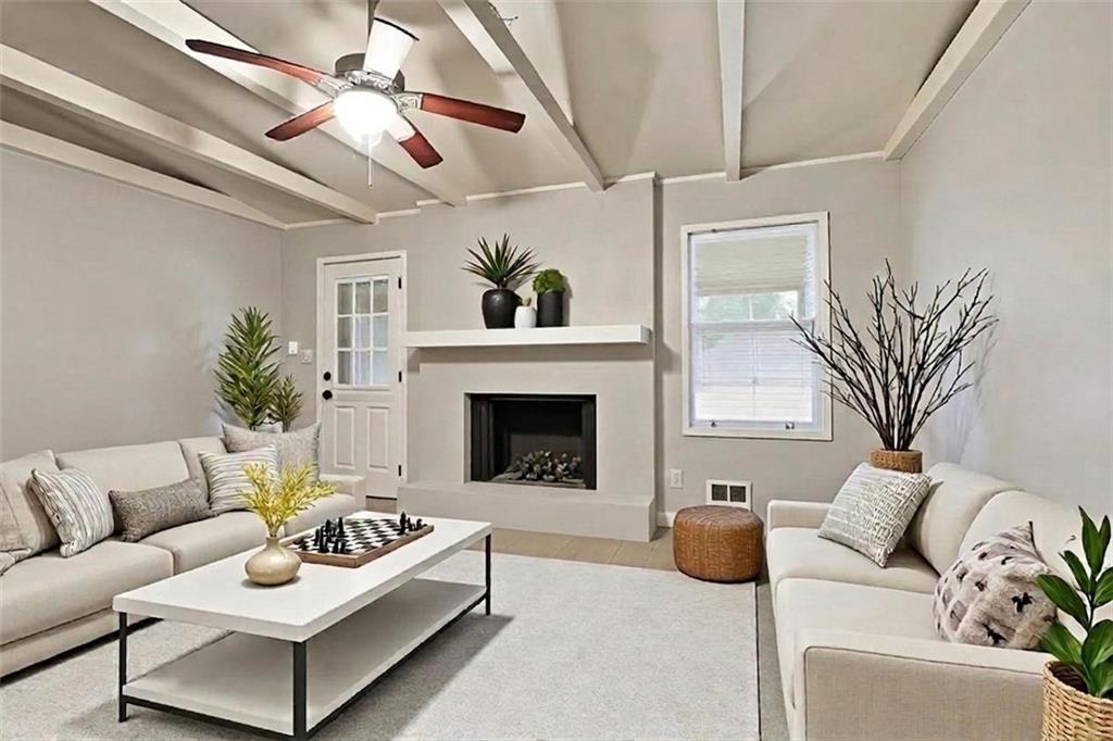 7037 Dalmatia Drive Property Photo 4