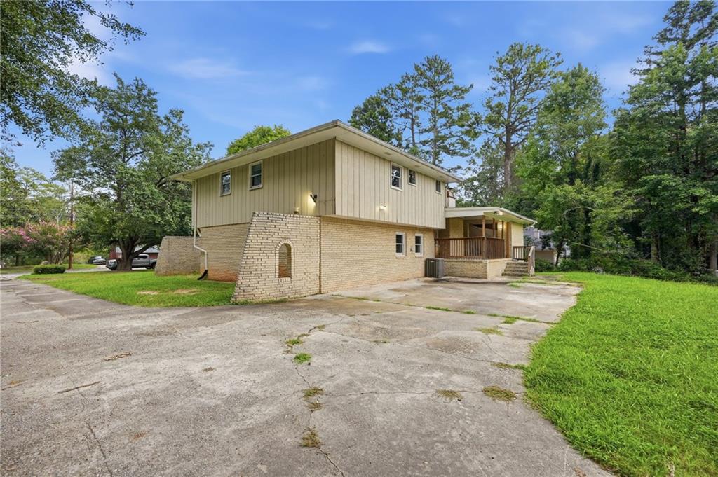 7037 Dalmatia Drive Property Photo 15