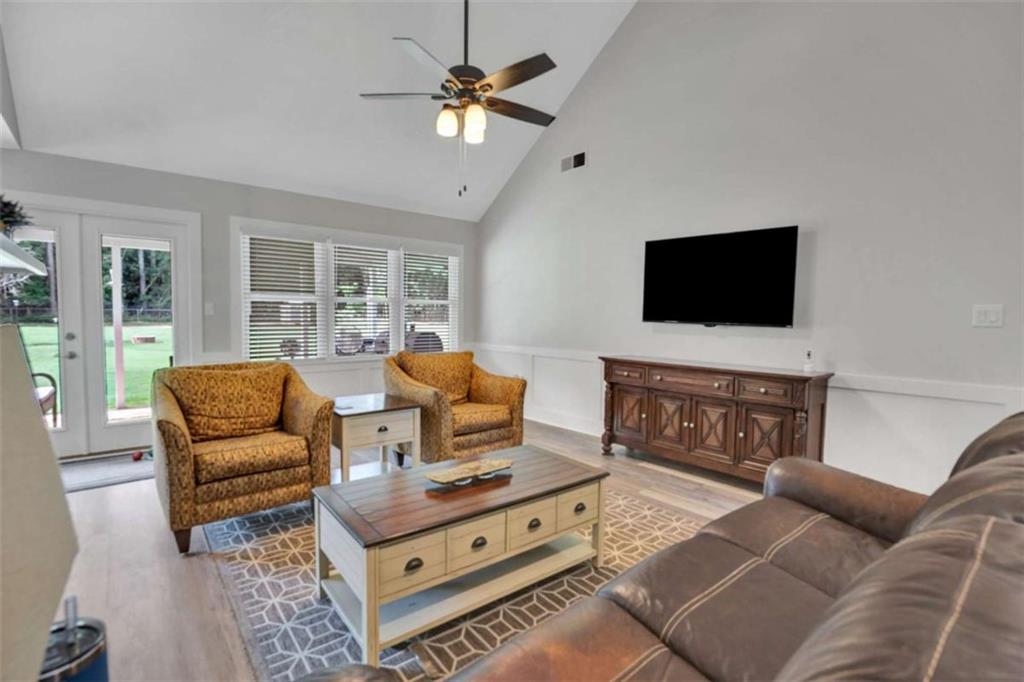 245 Trotters Walk Property Photo 10