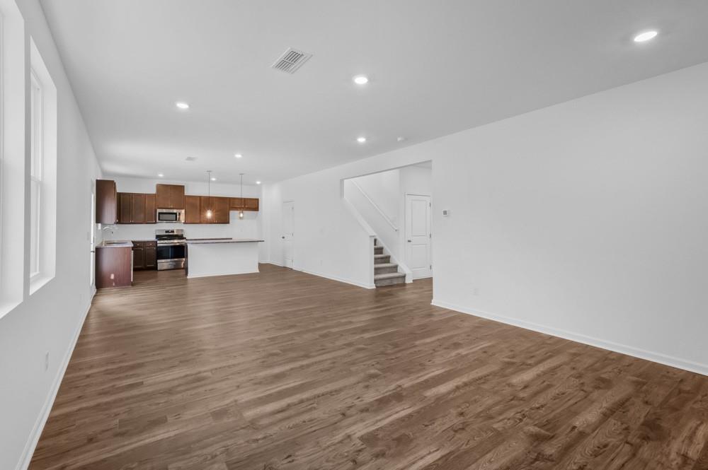 4039 Alderstone Drive Property Photo 8