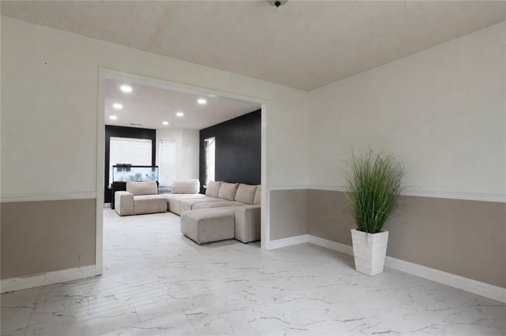 4127 Kingship Drive Property Photo 4