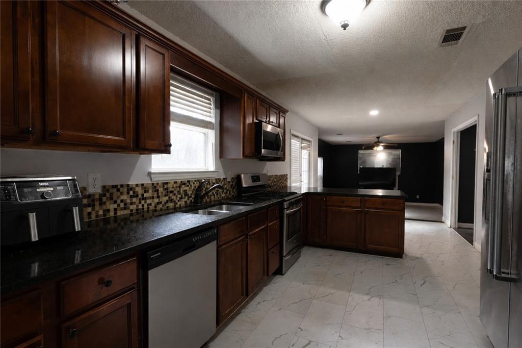 4127 Kingship Drive Property Photo 5