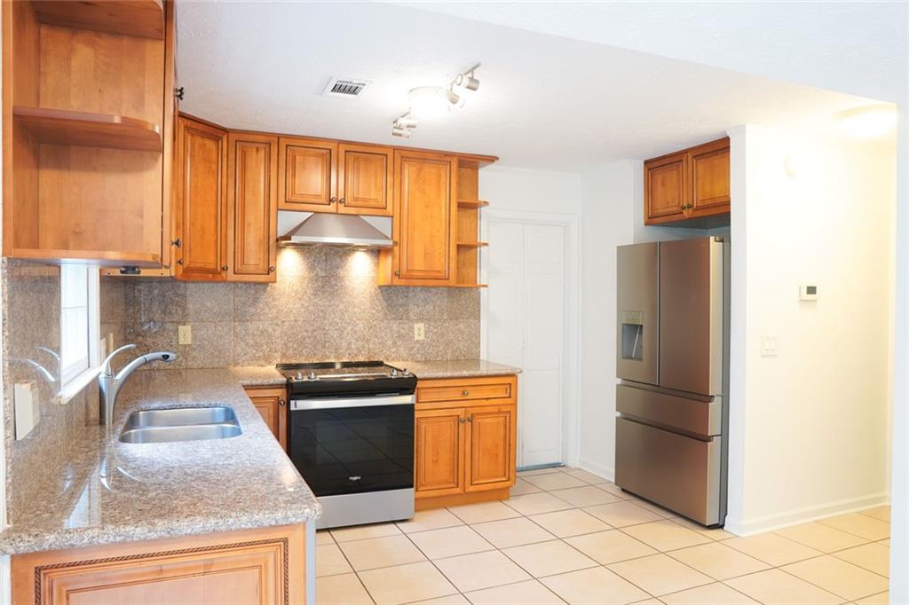 3932 Millwood Lane Nw Property Photo 9