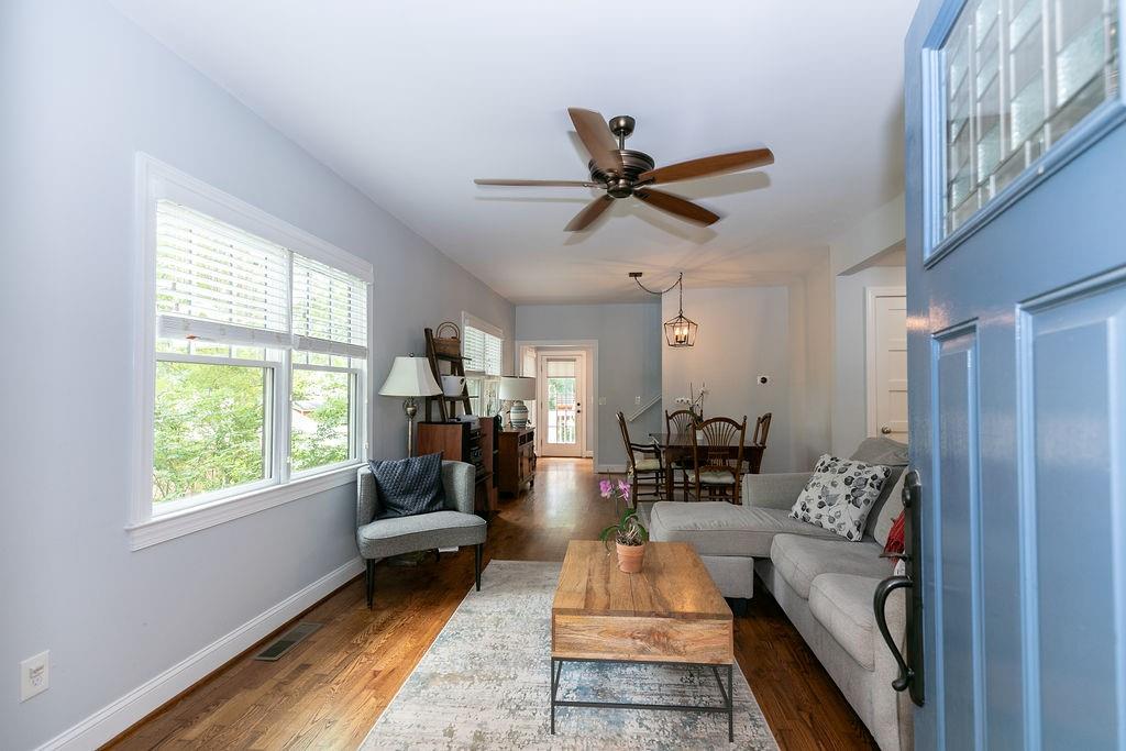 585 Warwick Street Se Property Photo 9