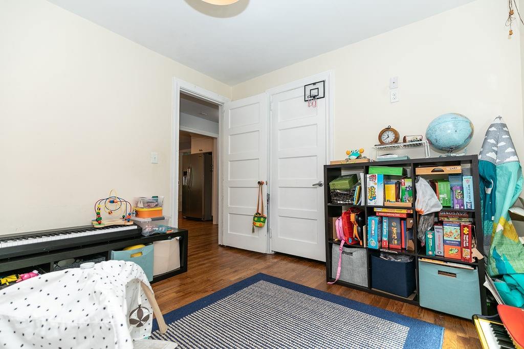 585 Warwick Street Se Property Photo 23