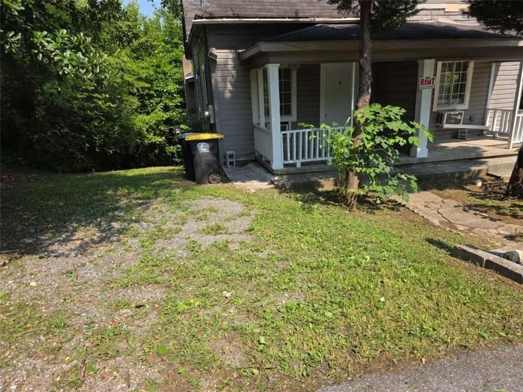 215 NE Smith Street NE Property Photo 1
