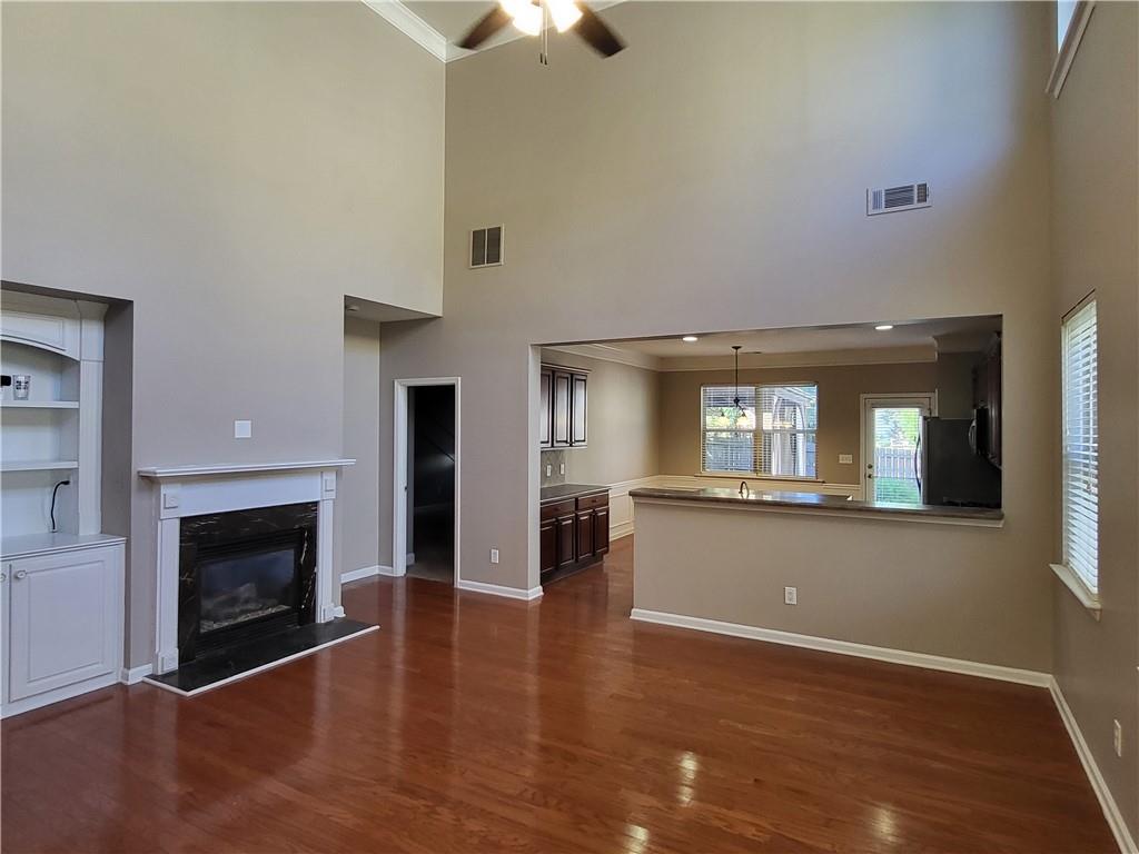 915 Silver Lake Drive Property Photo 4