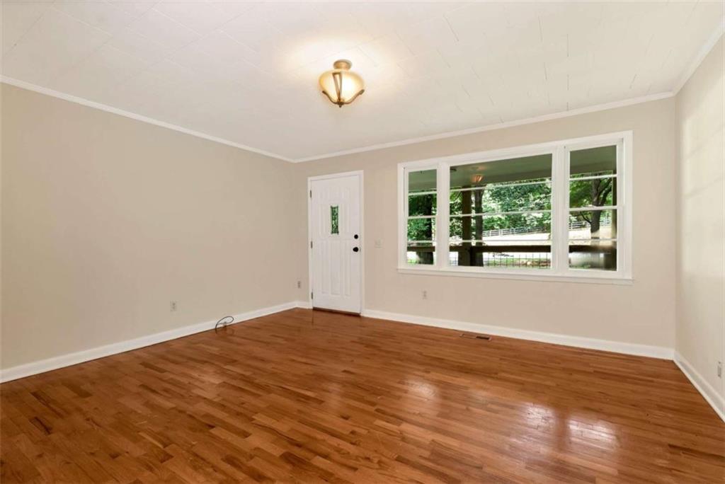 4188 Commerce Road Property Photo 5