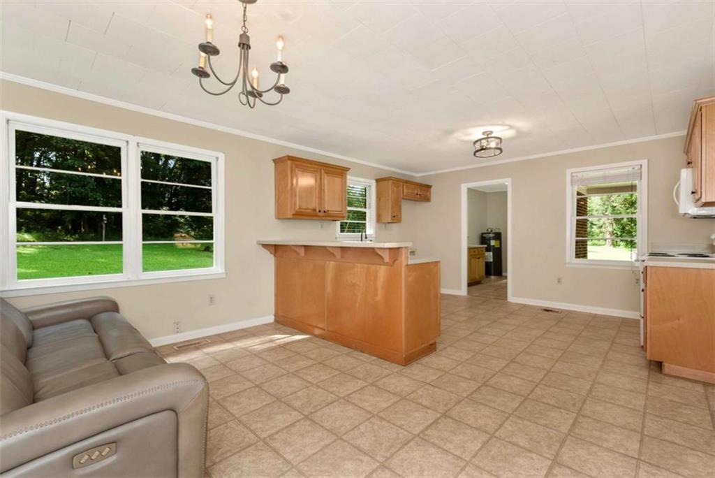 4188 Commerce Road Property Photo 10