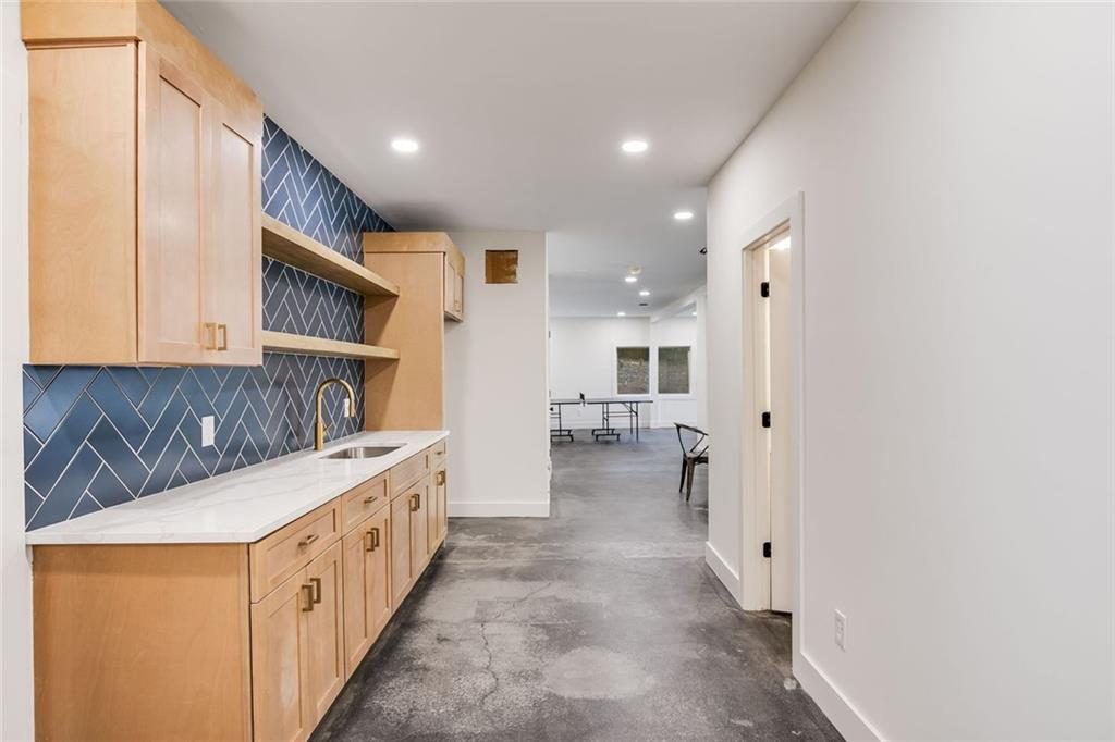 40 Crowe Road Property Photo 59
