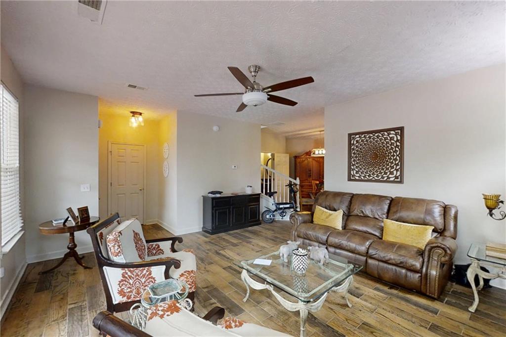 101 Ashgate Way Property Photo 8