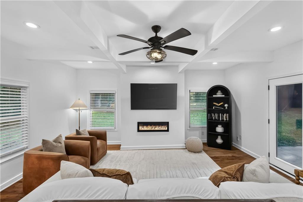 3638 Sheffield Place Property Photo 10