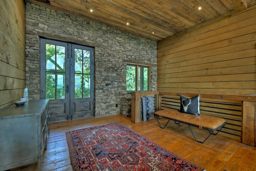 440 Cochise Road Property Photo 14